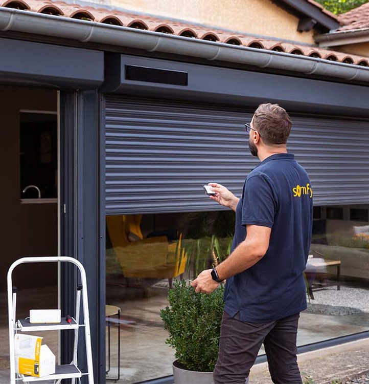 solar-roller-shutter-installation